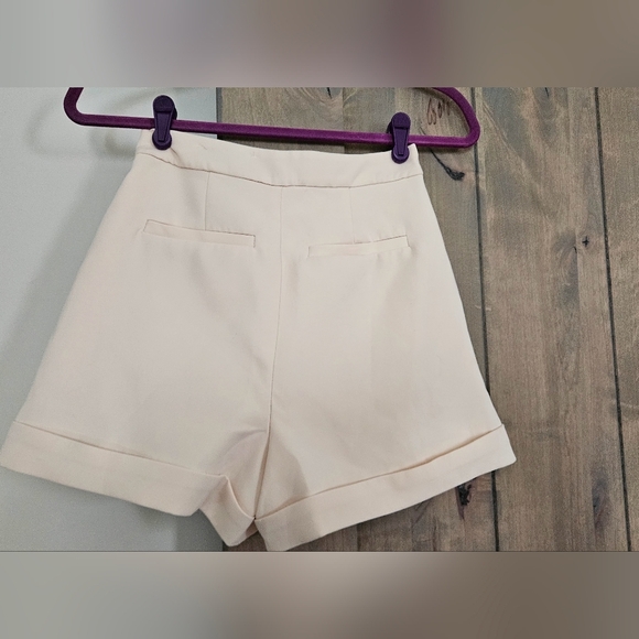HEMLINE HAUSEN Hannah Tailored Shorts In Cream. Size XS NWT - Picture 8 of 15